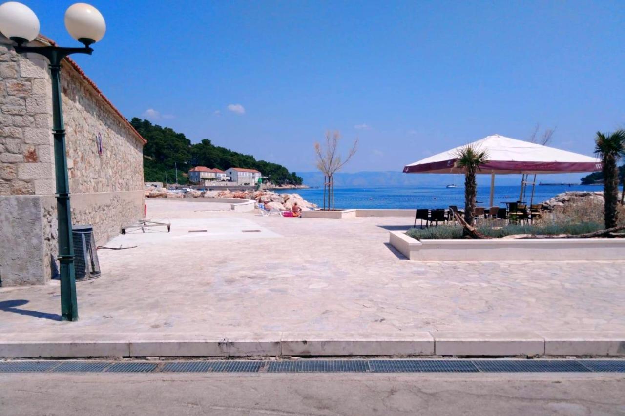 Apartments With A Parking Space Jelsa, Hvar - 8713 Exterior photo