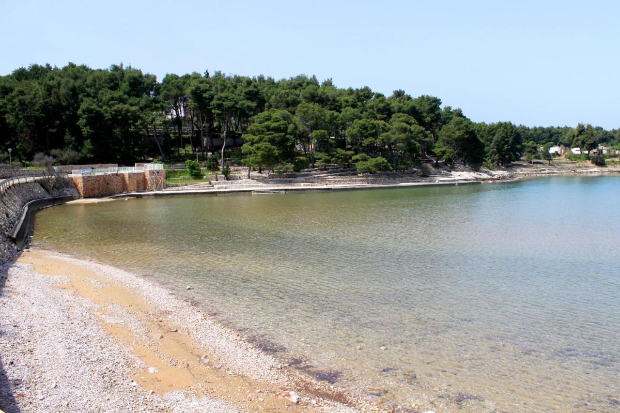 Apartments With A Parking Space Jelsa, Hvar - 8713 Exterior photo