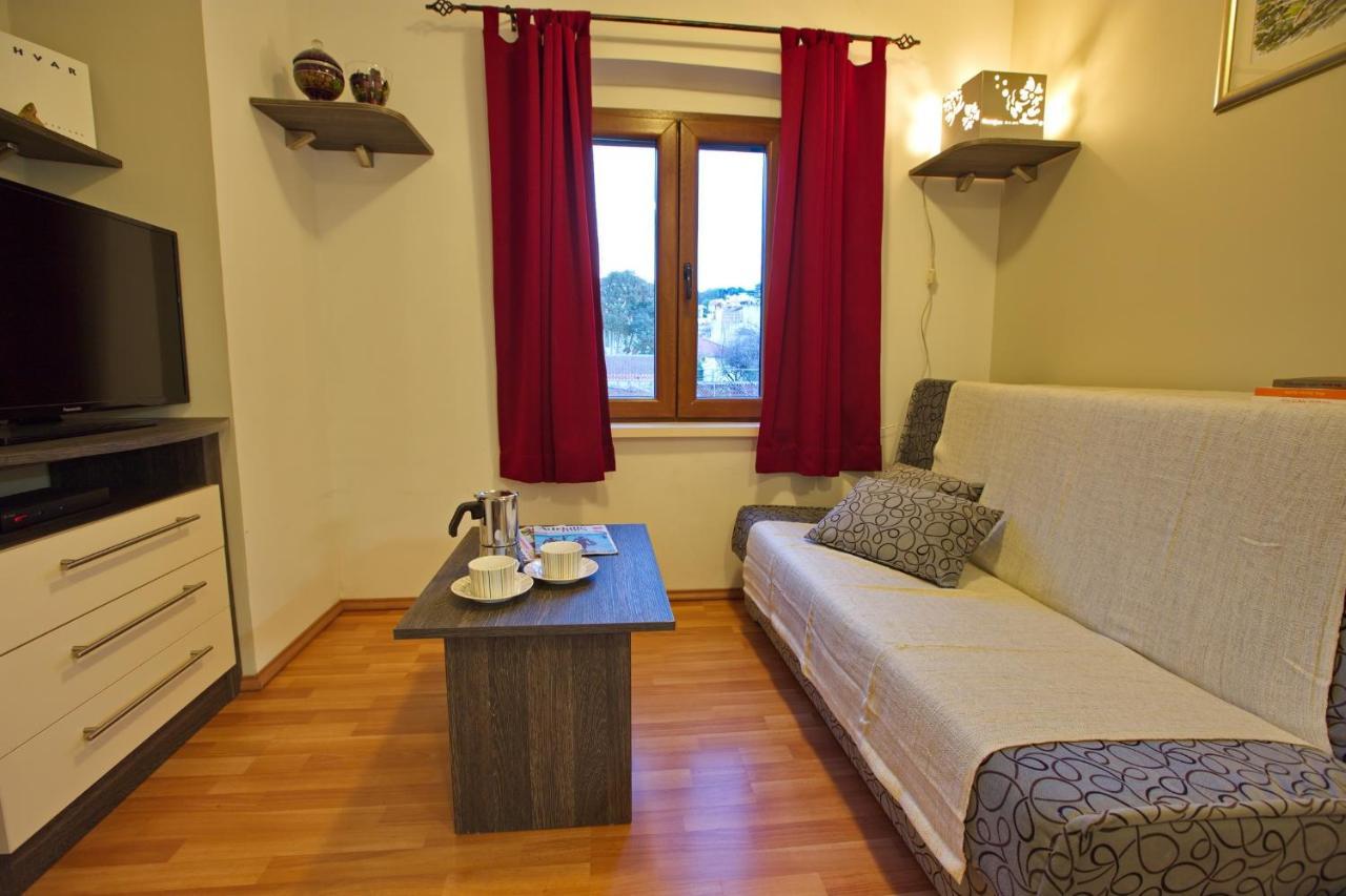 Apartments With A Parking Space Jelsa, Hvar - 8713 Exterior photo