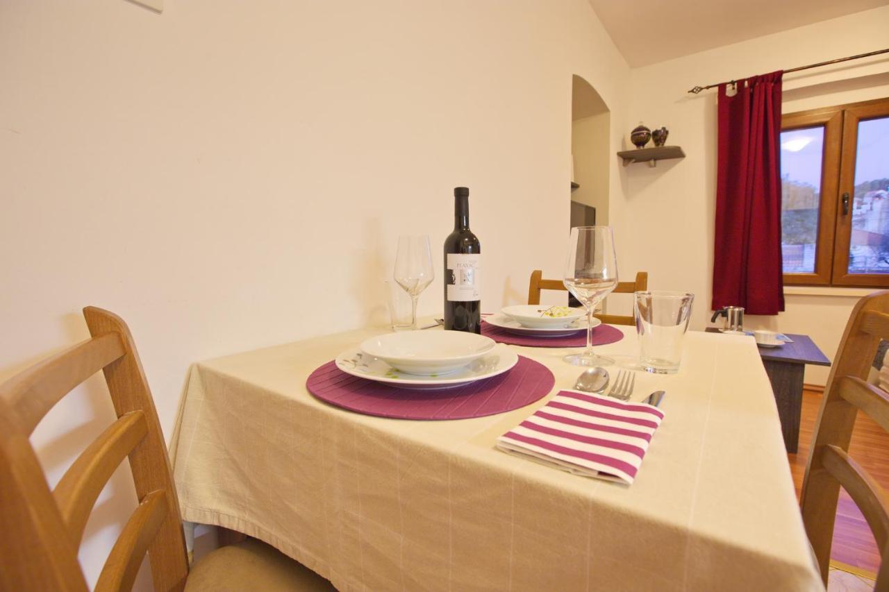 Apartments With A Parking Space Jelsa, Hvar - 8713 Exterior photo