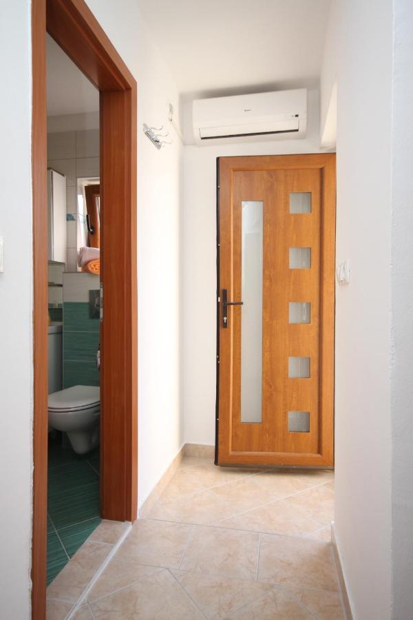 Apartments With A Parking Space Jelsa, Hvar - 8713 Exterior photo