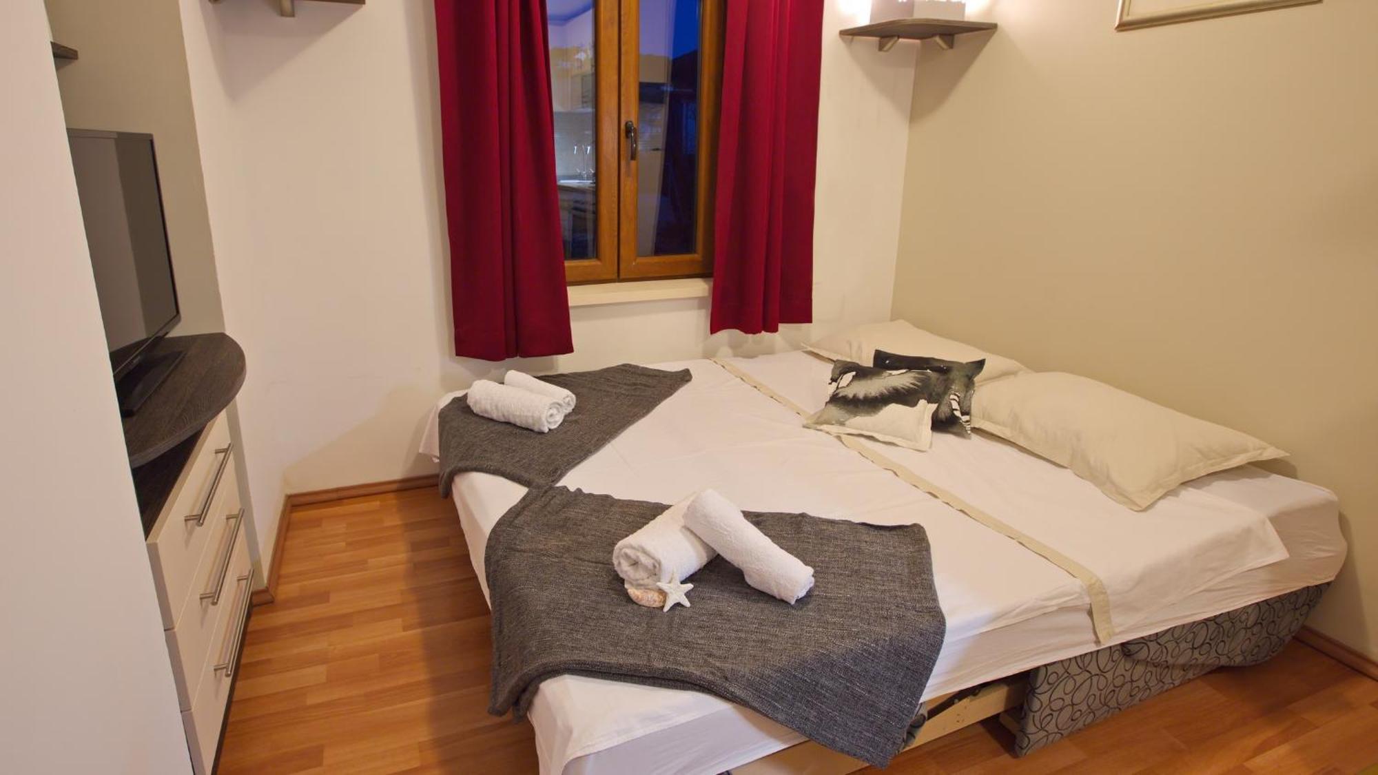Apartments With A Parking Space Jelsa, Hvar - 8713 Room photo
