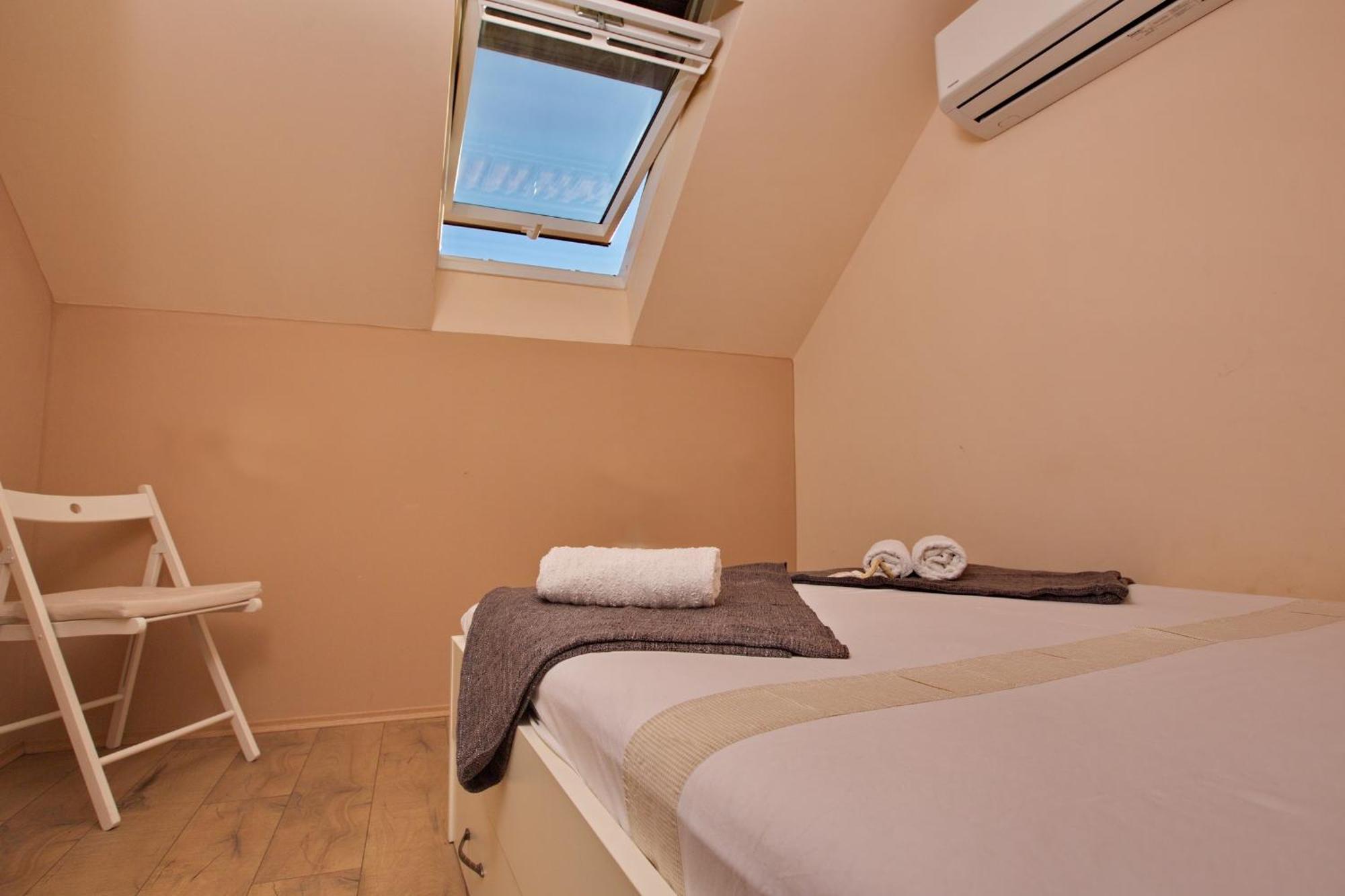 Apartments With A Parking Space Jelsa, Hvar - 8713 Room photo