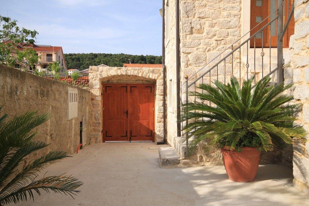 Apartments With A Parking Space Jelsa, Hvar - 8713 Exterior photo